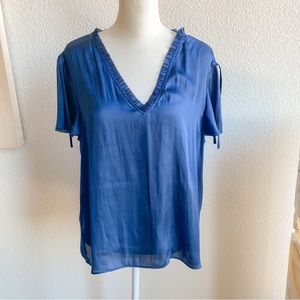 💥Banana Republic Blue top💥